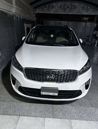 سورنتو خليجي موديل 20 رقم بغداد  محرك 6v  ماشيه 75 الف  كفاله  السعر 2...