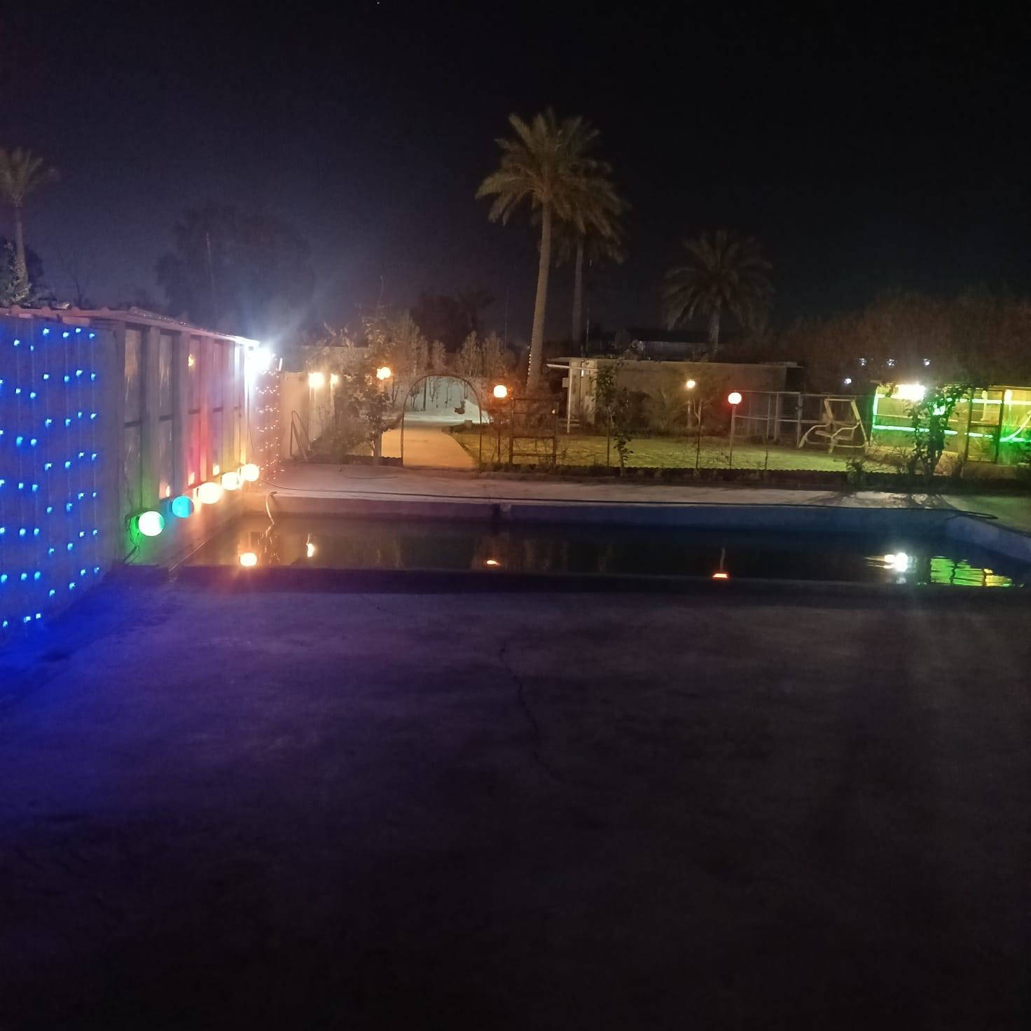 للبيع مزرعه  طابو صرف سند 25بستان تحويل بالطابو  2300متر تحتوي علئ دارين بناء طابوق الاول180 متر طابقين ونصف 6غرف مع ملحقاتها الواجهات والارضيات جميعها مرمر  تركي مع دار ثانيه مساحتها 100مترغرفتين مع صاله وملحقاتها مسيجه بالكامل بلوك والممرات صب رفت المزرعه وجهين  العنوان بغداد الرصافه طريق السياحي تبعد عن حي البتول 10دقائق تبعد عن الشط 300متر  سعرها 425 مليون الاستفسار فقط علئ التلفون***********
