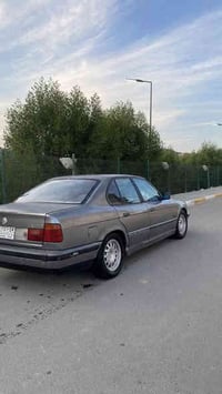 بي ام 525 موديل ٩١  ناقصها صبغ وبعض ترتيب البسيط  للاستفسار اكثر 07821...