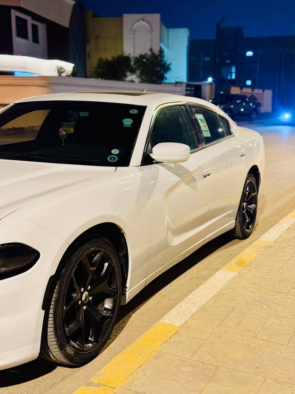 السلام عليكم جارجر لبيع موديل 2017 رالي فول مواصفات ماشيه 115ميل وارد كندي بدون حادث كلين 
مواصفات السياره فتحه بصمه تشغيل عن بعد شفتات ستيرن كشنات كهربائي كشنات حضن حساسات كشنات تدفئة كامره دواره حساسات بل المري سماعه بل الصندوق وبعد هواي بيه مواصفات 
السياره مكفولة كفاله من مكينه وكير على وضع الشركه 
السياره قبل أسبوع مسويله ادامه عامه 
وسونار موجود إذا تريد 
مكان السياره بابل الدبله
سعر السياره 233 وبيه مجال 
***********
