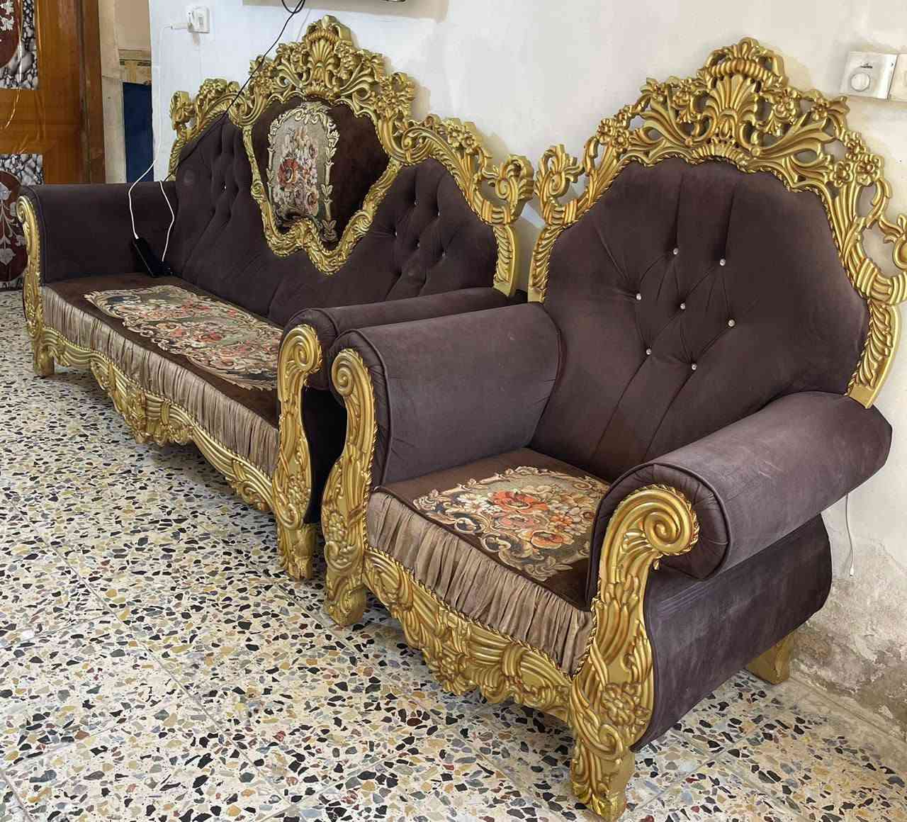 تخم مصري عشر مقاعد بدون ضرر نضيف كلش  السعر ٥٧٥ وبي مجال بسيط العنوان بغداد البلديات الصحفيين***********
