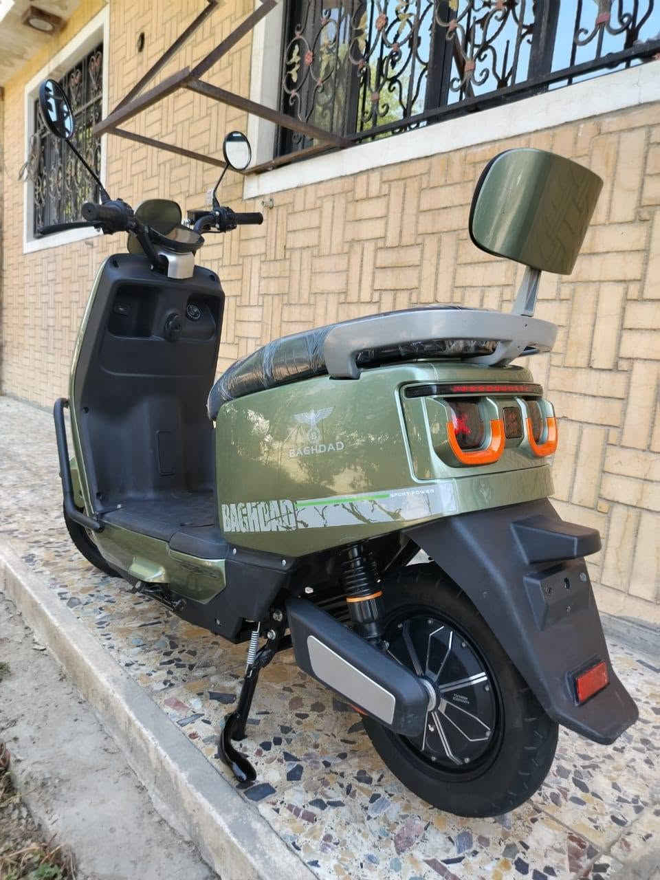 السلام عليكم دراجه شحن سكنس ام عيون نظيفه جدا.
بطاريات كبار دبل عدد 6.

ملف 1500 واط.

السعر ٦٢٥ الف.

مكاني جادريه.

***********
