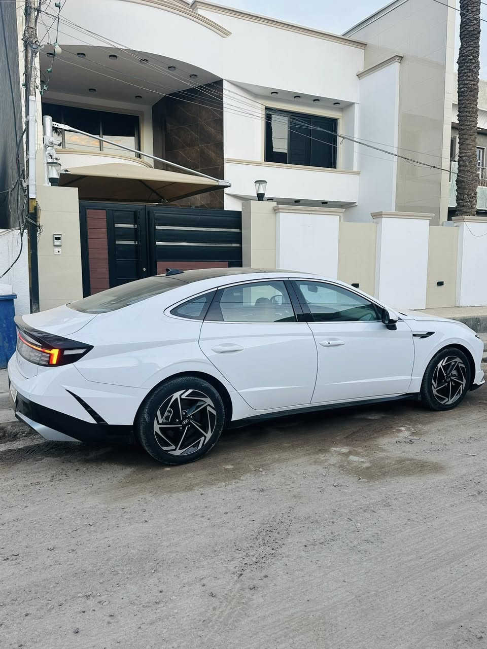 السلام عليكم
سوناتا  موديل ٢٠٢٤ خليجيه مكفوله من الصبغ والبارد والتبديل  والسونار موجود بالمنشور 
رقم بغداد الجديد باسمي 
فول مواصفات 
السعر ٢٣٣٠٠$ يعني ٢٣٣ ورقه وبيها مجال 
العنوان / بغداد حي الاعلام 
للاستفسار 
***********
