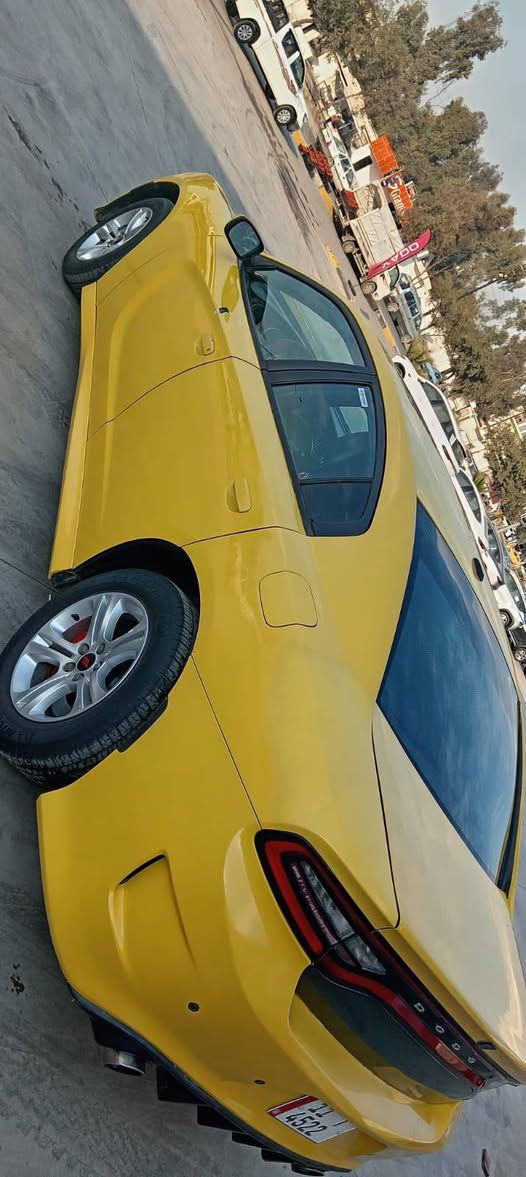 السلام عليكم جرجر تكسي للبيع سعر مناسب رقم بغداد صاحبهايبعها كير محرك شرط مديل 19فول الخاص مقفل مكلف بلنشر ***********
