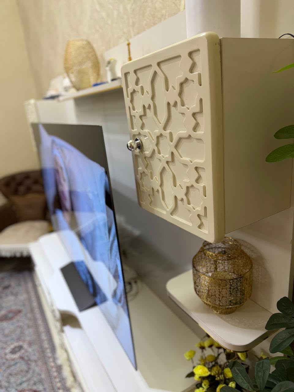 ميز ‏تلفزيون للبيع سعر￼ ‏￼ ***********
