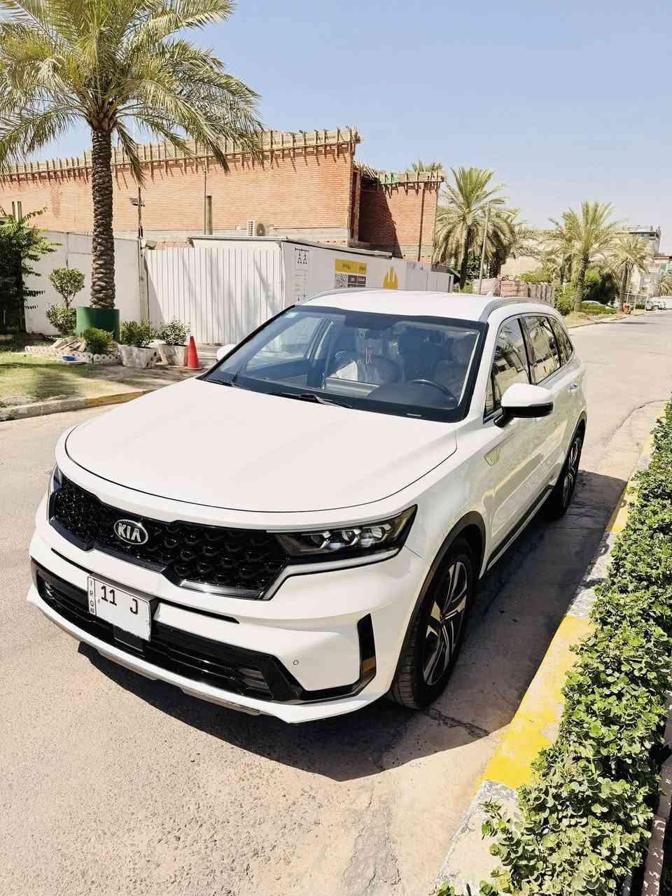 السلام عليكم للبيع كيا سورنتو 2021 رقم بغداد فول مواصفات ما عدا البنوراما صندوك كهرباء 6 سلندر جلد بصمه 7 راكب كشنات خلفي كهرباء لفكيشن شاشه اصليه جي بي اس ماشية 73 مكفوله كفاله عامه من كلشي ما عدا رصعتين بارد فقط السعر 249 ورقه وبيها مجال بسيط للاستفسار ((***********)) مكاني بغداد زيونة.
