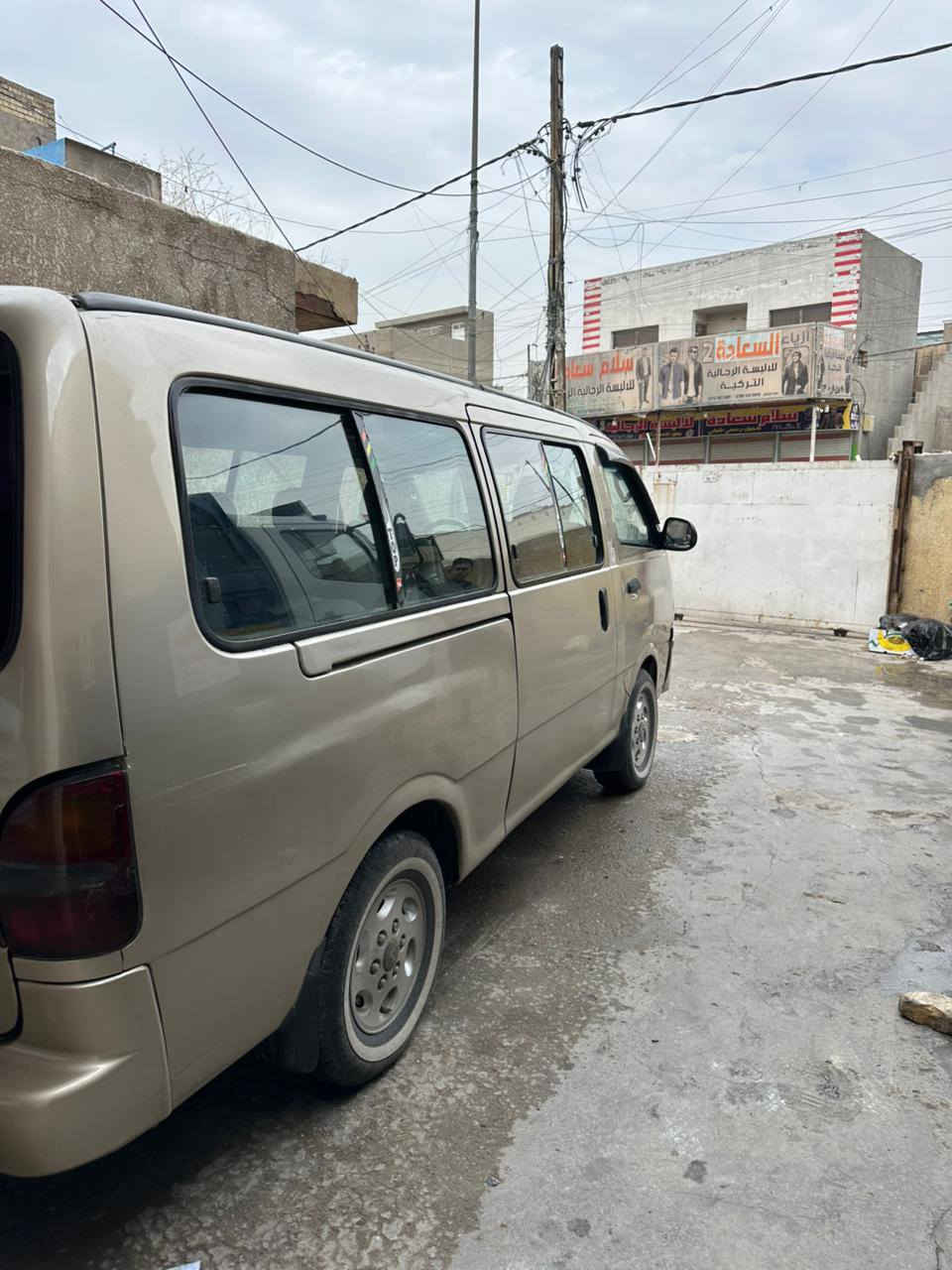 سلام عليكم بريجو موديل ٢٠٠٠ دوشمه جديده سياره بلاديه مصفرة خط وبحث السعر ٩٥ وبيهه مجال قليل مكان السياره بغداد تخم تاير *********** واتساب ***********
