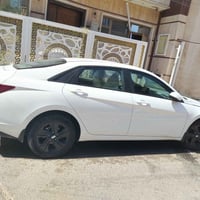 النترا خليجي موديل ٢٠٢٣ لون ابيض ماشيه ٣٠٠٠ محرك ١٦٠٠ دوش رقم بغداد  س...