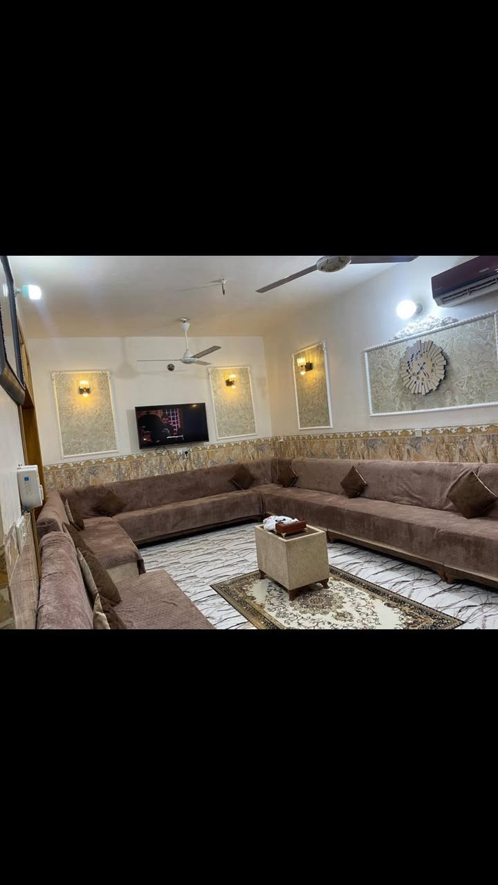 السلام عليكم
دار للبيع كربلاء باب طويريج
عامود ٢٧ يبعد عن الولايه ٥٠٠ متر
قرب مجمع البغدادي للدراجات 
مساحه 100 متر واجه 13 نزال 8
بناء حديث طابقين 3 غرف نوم
سعر 185 مليون
طابو زراعي سند ٢٥ إقرار قاضي 
للتواصل مع صاحب الدار ***********
