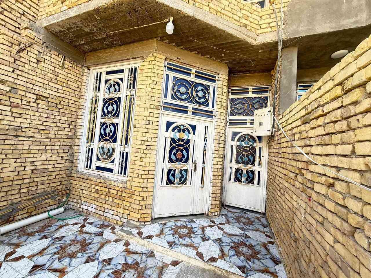 سلام عليكم

سلام عليكم 

سبب الوعود الكاذبه 

بيت للايجار حي اور شارع السبيس يتكون من طابقين 

غرف نوم 2 فوك وجوه مطبخ وستقبال والبيت اله مدخلين البيت نضيف صحيات وحمامات فوك وجوه 

المساحه 100 متر تصال عله رقم او مراسله 

***********
