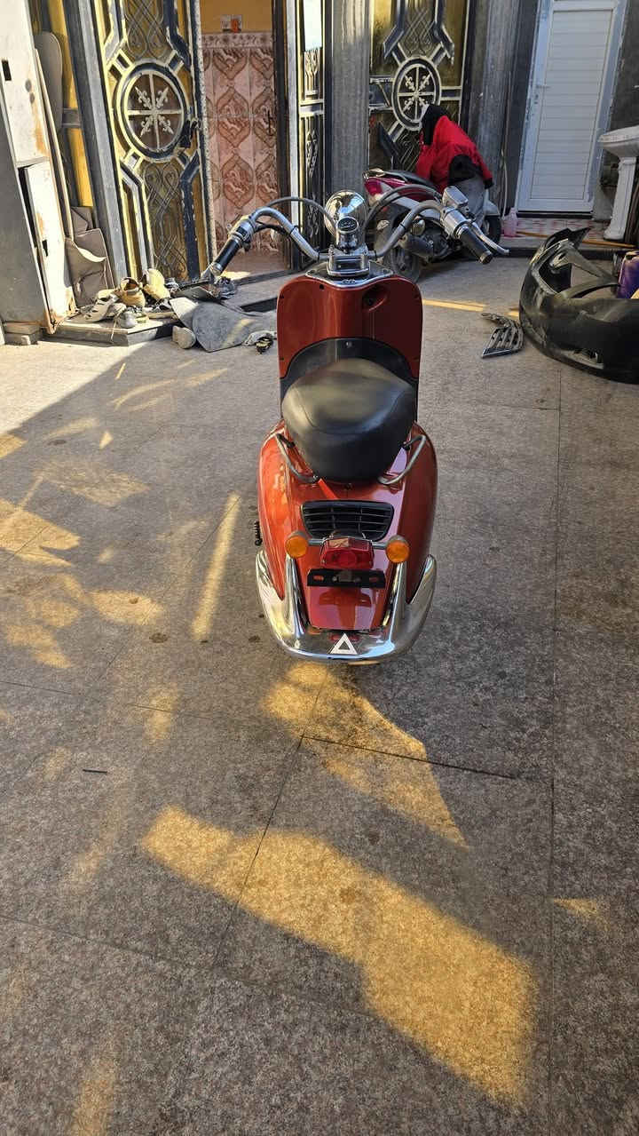 السلام عليكم  عشاق الكلاسك
دراجة هوندا جوكر شادو كلاسك 
دراجة كلش حلوة و نظيفة شوفة عينك و الحقيقة احلا من الصور الدراجة مال رمبة كفالة عامة من اي شي كلشي شغال ماكو شي بيه طافي ومابيه اي نقص دراجة الهة رغابتهة و الهة ناس يعرفونهة الياخذها ربع ما يذب عليهة غير البانزين لان مابيه اي نقص 
مكينة لووك بلباكيت ماشية ١١ الف فقط وكفالة يعني ما مفتوحة فول شلعة و معدل شرط
السعر مليون و 750 وبيه مجال كلش بسيط رجأ المايعرف بيهن لا يكسر بسعرها  مكاني بصرة بصرة للاستفسار *********** واتساب او اتصال
اسف ع الاطالة بس للتوضيح
