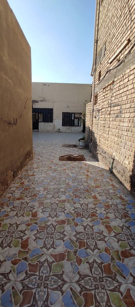 بيت للأيجار 

المنطقة 📍 : حي العسكري خلف المستوصف 
المساحة 📏 : 240 م
يحتوي البيت على صالة ومطبخ وغرفتين ومخزن وحمام داخلي 
وعلى صحيات خارجية بالاضافة الى حوش كبير 
سعر الايجار : 250 الف قفل 

للتواصل والاستفسار 📞: *********** سجاد علاء
