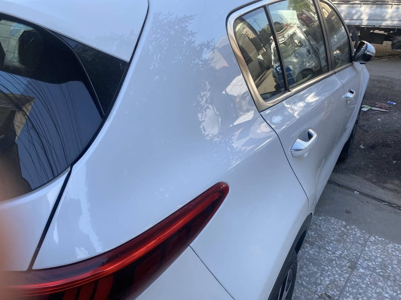 السلام عليكم :-
سبورتج 2019 خليجي جي تي لاين 
ماشية 114 الف بدون ضرر ولاصبغ 
فقط بارد بسيط 
بغداد بأسمي للاستفسار 
***********
