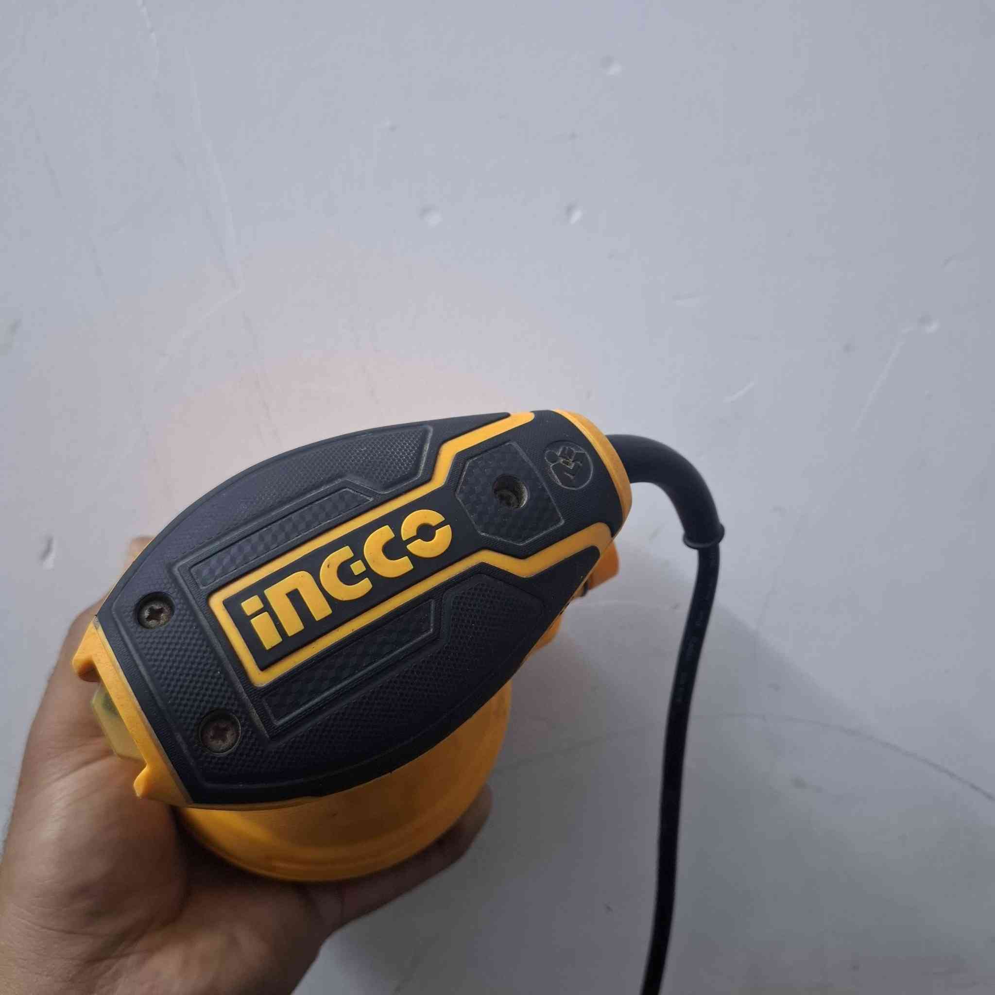 السلام عليكم
من رخصة الادمن .منعمة اهتزازية انجكو استعمال قليل جدا بعدهة جديدة السعر 20 الف قفل 
بغداد حي الاعلام 
***********
