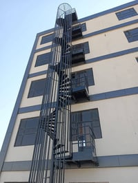 درج طوارئ مستعدون لعمل سلالم الطوارئ بأسعار تنافسية  حدادة عامة و لحام...