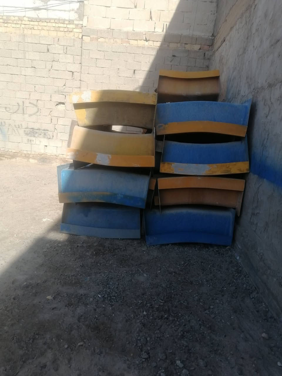 زحليكه او مزليكه مال مسبح قطع تتركب للبيع فيبر بلاص مستعمل نضيف بي اضرار خفيفه تتصلح انطي سعر وبلعافيه عليك ***********
