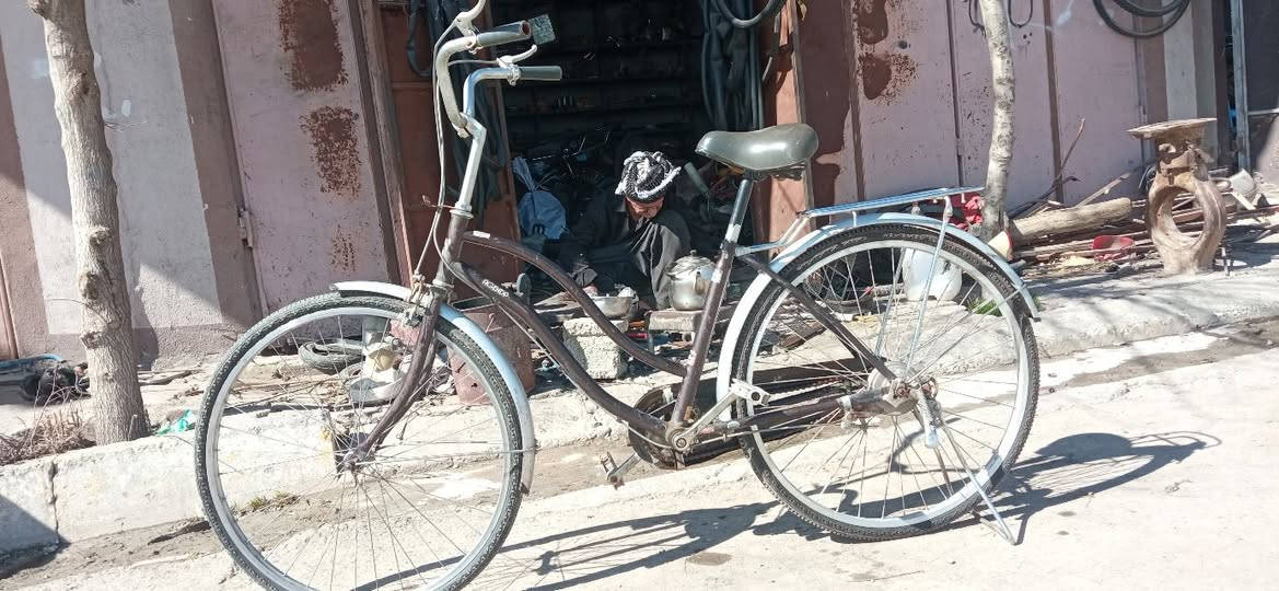 ئەو پاسکیلە بۆ فرۆشتن بێ حەیبە نرخی٥٠هەزار شوێن سەنگەسەر 
*********** بشدار, السليمانية
