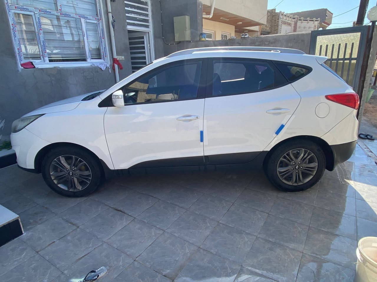 السلام عليكم
هونداي توسان 
موديل 2016 خليجي 
مكينه 2000دوش /كير محرك حداديه تخم تاير جديد ع وضع الشركه 
سياره باسمي تحويل مباشر اي محافظه 
بيها صبغ مكانات لا ضربه ولا معجون 
الغود شواصي حوض كفاله 
السعر ١٢٢$ وبيها مجال
رقم الاتصال ***********
