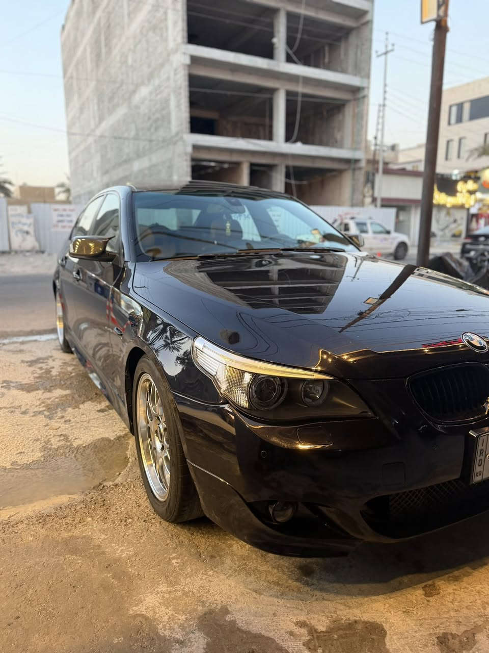 سلام عليكم من رخصت الادمن 
BMW E60 530 موديل 2004 سنوية وارقام جدد 
السيارة جاهزة ومصروف عليهة هواي لايتات تلث عدسات 
بك لايت ال اي دي خمس بردات كشن جلد سلايد روف فول السيارة مكان السيارة بغداد حي الجامعة السعر 110 
***********
