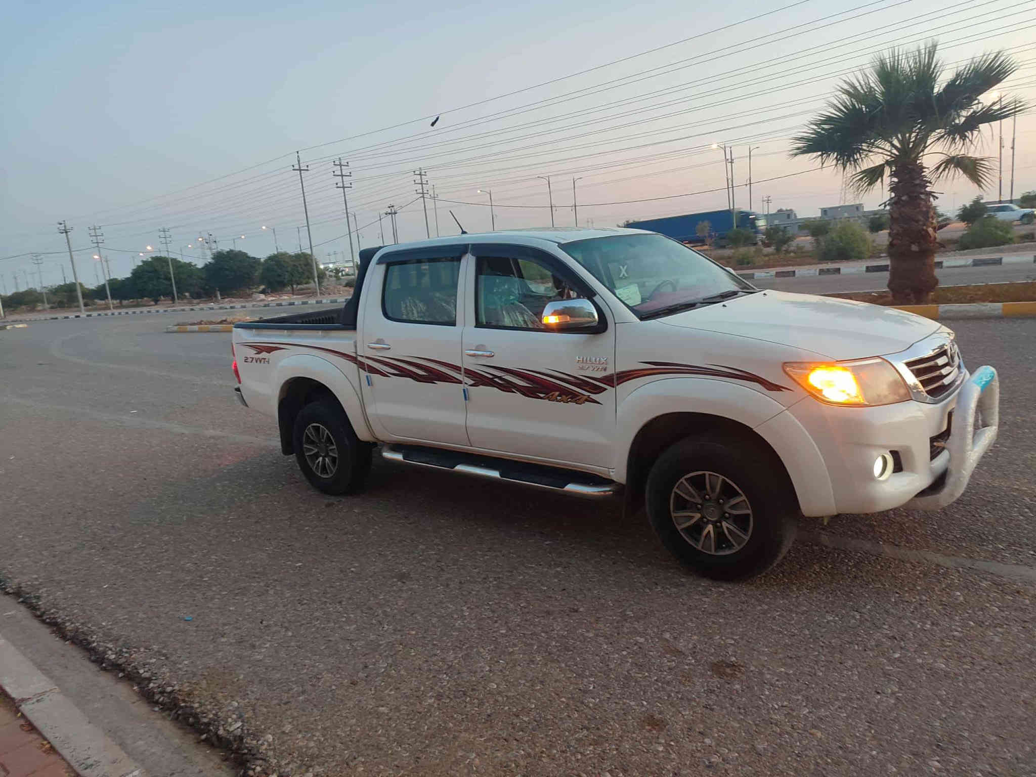 السلام عليكم للبيع بيكم تيوتا هايلكس فور ويل موديل 2014 كفالة عامه عدا 4اصابع بارد ماشيه 120حقيقي جديده مال جناي محرك ما مفتوح سياره وضع الشركه فول مواصفات شاشة تحكم ستيرن كير عادي رقم سليمانيه إنكليزي سنويه جديده لل29 باسمي شخصيا السعر 225 مكان السيارة كلار ***********
