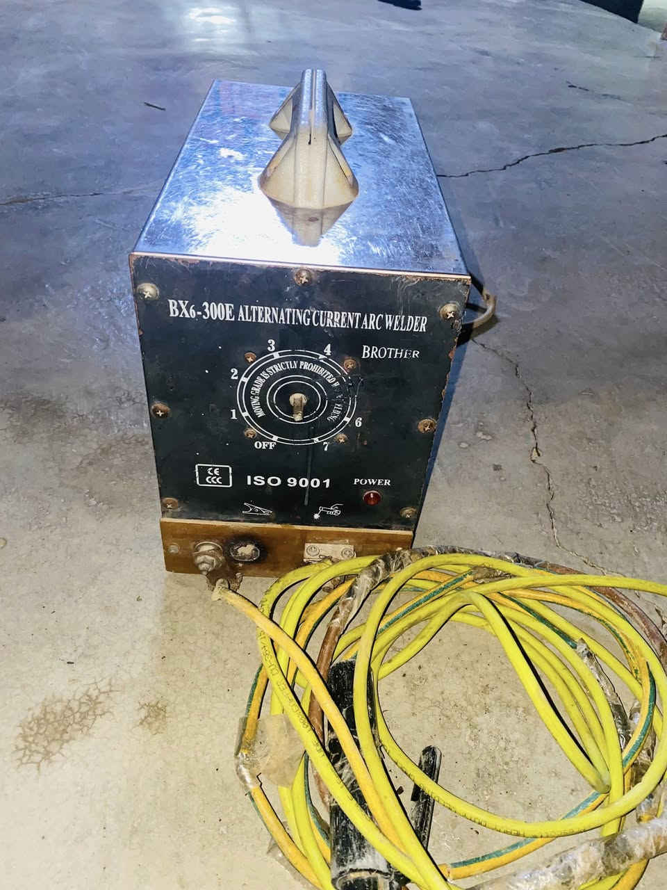 ماكنة لحام مال بيت السعر 100و بيها مجال التواصل على هذا الرقم ‭0782 990 4400‬
