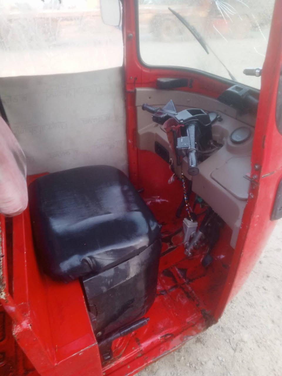 تكتك موديل 2017 مرقمه بسمي سنويه 30 مصبوغ للجماليه  محرك لاتنقيص ولاتبخير محرك خير من الله السعر 4مليون و100 وبيهه مجال ديالي خان بني سعد رقم الهاتف ***********
