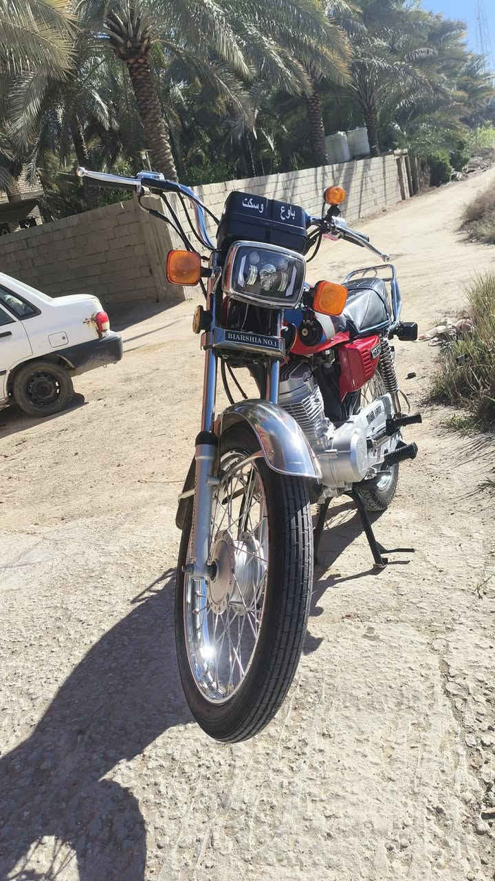 سلام عليكم هاي دراجه اربعه كير للبيع اوراق سكنر دراجه مال جناي امبدل بس ولفات دراجه تخبل السعر 625 او بيها مجال حك الجيه ***********
