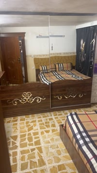 غرفة نوم • ٥ قطع • خشب