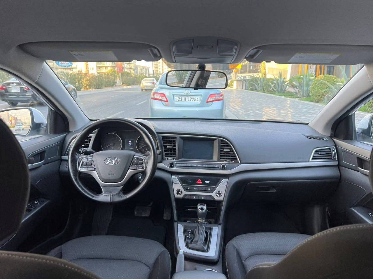 هیۆندای النترا 2018 مواصفات امريكی
مەکینە گەورە مەرغوب 
80 ميل  روشتووە 
شاشه گه وره 
راداري ئاوينه
تراكشن
درايڤ مود
كوشن گه رم 
يه ك پارچه بوياخ و كارتي هه يه له دوو ده رگا

سعر : لە کۆمێنت داوای بکە ڕاستەوخۆ بۆت دێت 🤖 

سه نه وي و ره قه م تازه يه تا ٢٠٣٠
هيچ مه سره فيكي تيا نيه 
بێ ئێرباگ و بێ ناو گرتن

ژمارەی خاوەنەکەی 
 ***********
