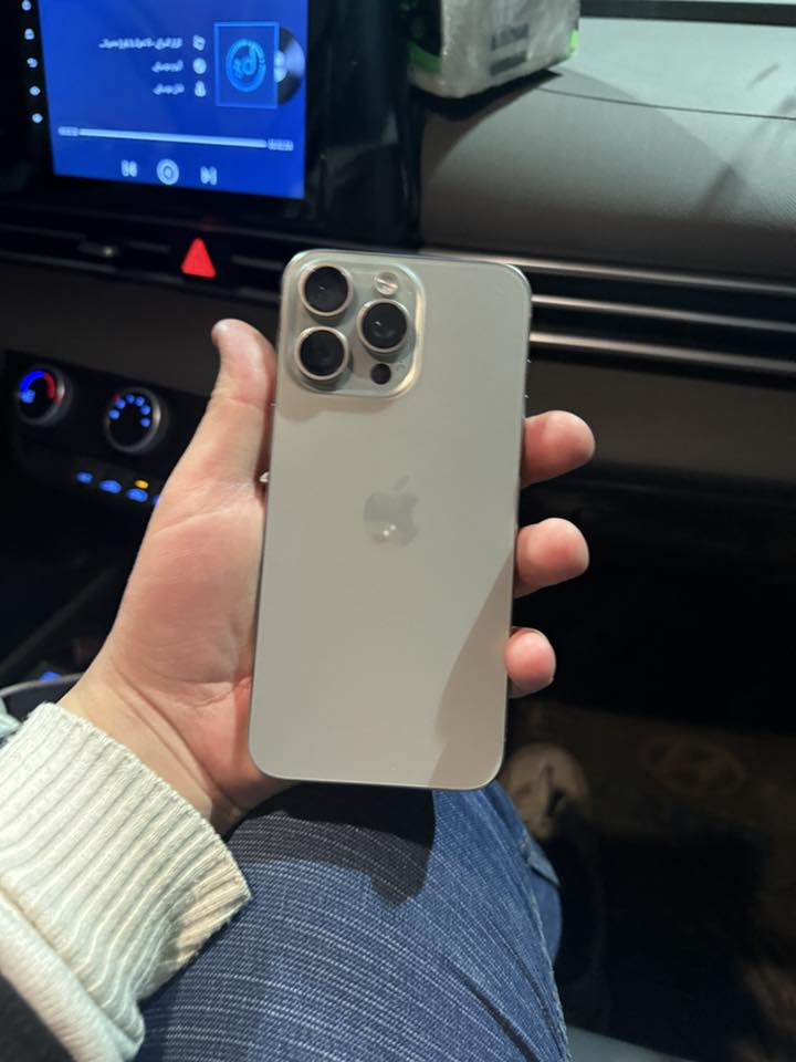 آيفون 15 برو ماكس جهاز جديد لوك ذكره 256 بطاريه 98 السعر 1180 وبي مجال للطيين  الاستفسار ***********
