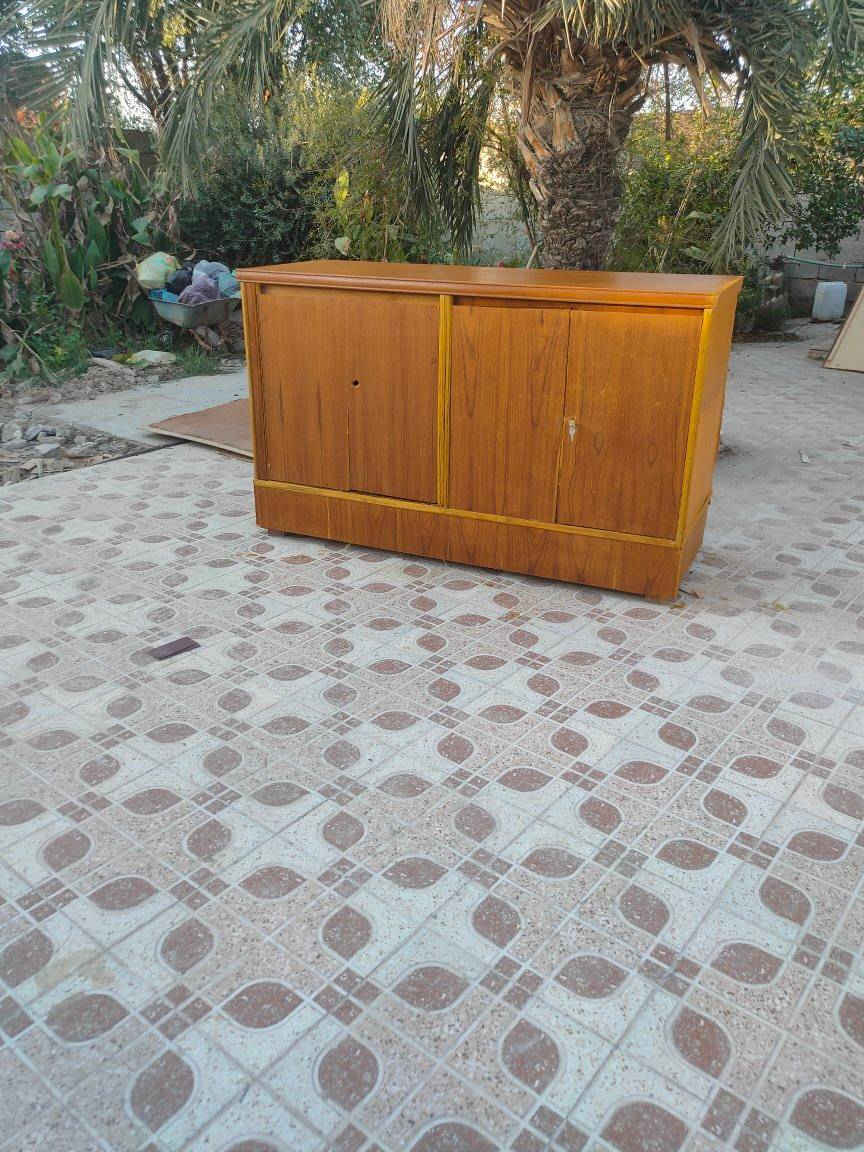 السلام عليكم انه صباغ واشد غرف واصلح غرف بيبان واهذ شغلي واهذ رقمي *********** ابوحسن حت اذغرفه مصبوغ صاج نصبغ ابيض حراري وعدنه سيارة تنقل الغراض من بيت البيت وشد غراف وفتح انه خادم
