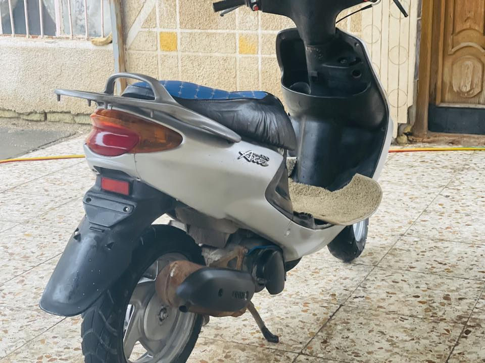 للبيع دولفين اكزز نضافة شوف عينك مكينه ناعمة مفتوح مره وحدة وغراضه اصلية  دراجة خير من الله مال جناي السعر 450 قابل للتفاوض الاستفسار ***********
