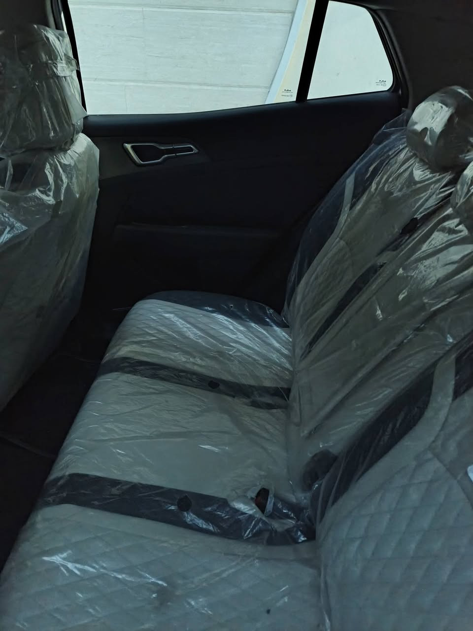 السلام عليكم
سبورتج وارد خليجي 
موديل 23
ويل كب 18
تبريد امامي وخلفي 
وضعيات قياده
كشنات تدفئة+ تدفئة مقود
شاشه متصله
تحكمات جهتين
منافذ شحن تايبسي + يو أس بي 
ماشية 95 الف حقيقي
السيارة مقفوله من صبغ والبارد
 دخول ذكي 
بصمة أبواب 
قمارة حديد 
اريل نڤكيشن+ حمالات
السبير المقدس مانازل
موقع السيارة بغداد المدائن
ملاحضه يوجد حالوب بسقف العلولي
والبنيد 
السعر 20/000
تواصل 
***********
