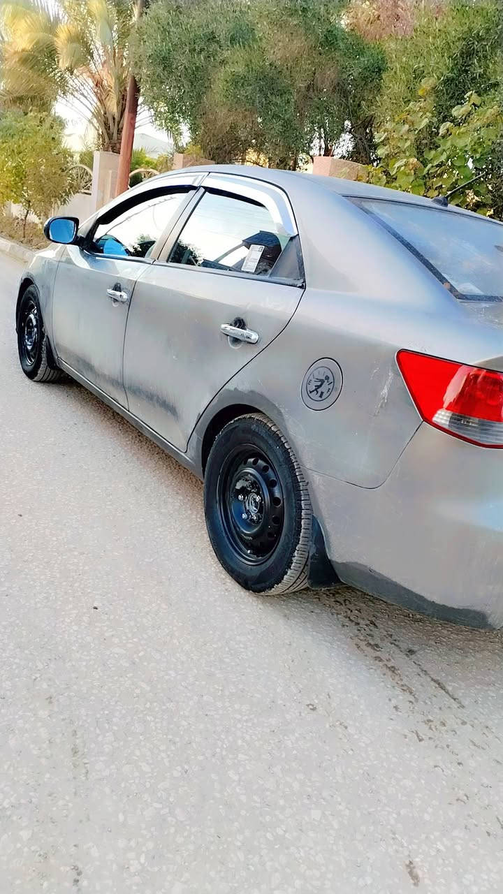 سلام وعليكم كيه سيراتو موديل 12 خليجي كفاله عامه من صبخ والمعجون مكينه وكير بلادي كفاله ما نقصه برغي واحد الرشراي تصل ***********
