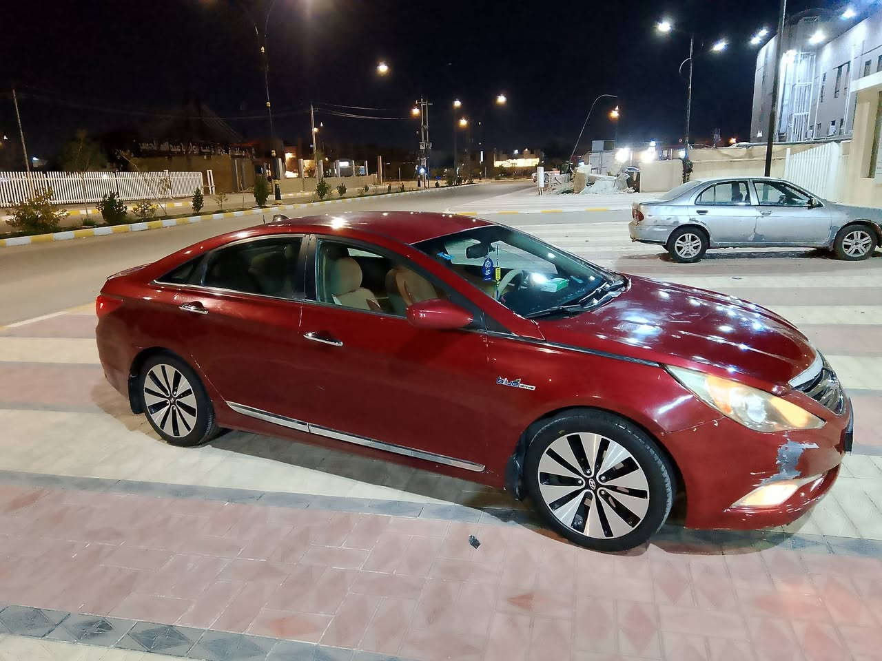 سلام عليكم للبيع او مراوس سوناتا رقم ذي قار انكليزي دولي مشروع وطني موديل 2012
وارد امريكي تحويل ثاني يوم مكينه جي دي اي بيها ضعف بدايه كير نضيف حداديه جديده تخم تاير باتري جديد كهربائيات شغاله تبريد شغال سياره جاهزة خير من الله ترايك وين ماتريد مكفوله من العيب الشرعي  بيه رشات صبغ وبيه ضربه من كدام اتكفل عيب شرعي وصوليات وتحويل وغرامات السعر 85 ورقه وبيه مجال قليل مكاني ناصريه مركز شراي يتصل وبخدمته وهاذ رقمي واتساب موجود ***********
