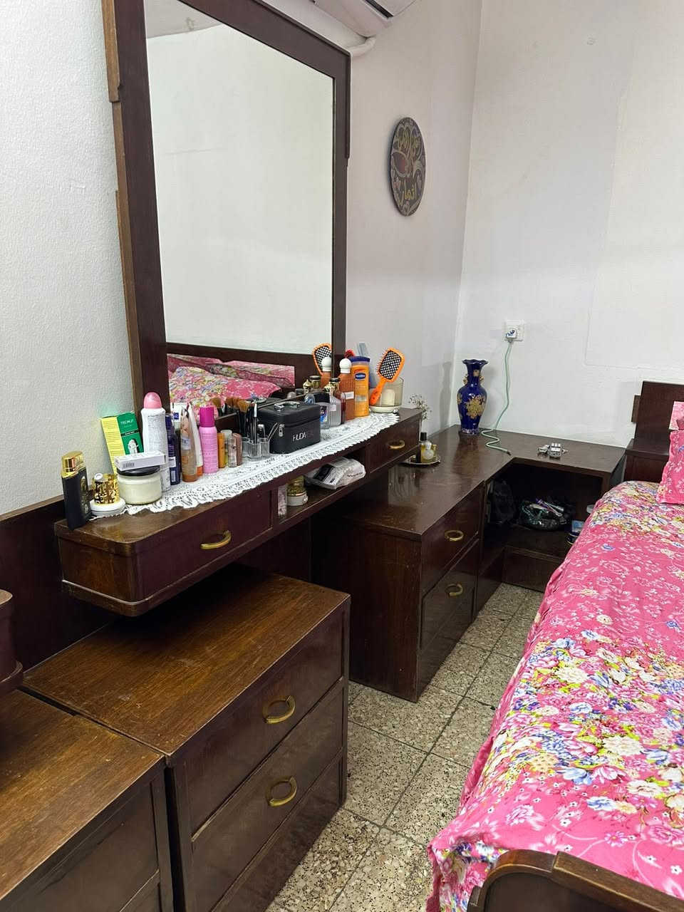 سلام عليكن غرفه نوم خشب صاج نضيفه مثل ما بلفديو مابيها اي ضرر درجه اولى تفصال كنتور ملحق سعر ٥٠٠ وبيها مجال


**إذا كنت صاحب هذا الإعلان وتريد حذفه لأي سبب، رجاءا أرسل رسالة إلى الدعم الفني**