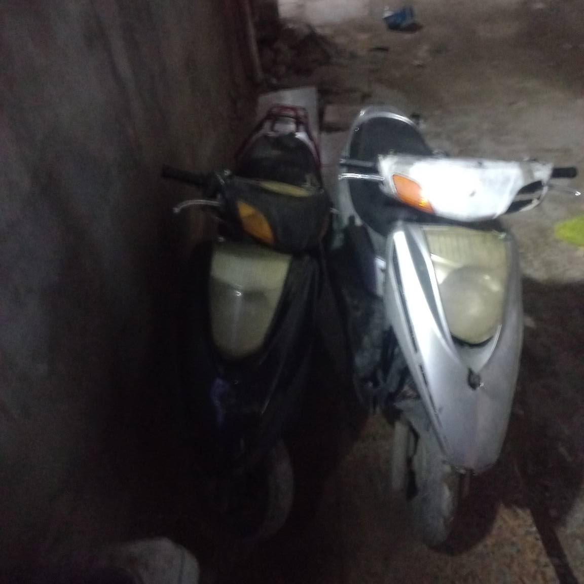 دراجات بريز وحدة نوزل وحدة كابريتر كوم حديد سعرهن ٣٥٠ مكانهن مدينة صدر *********** بغداد, العراق
