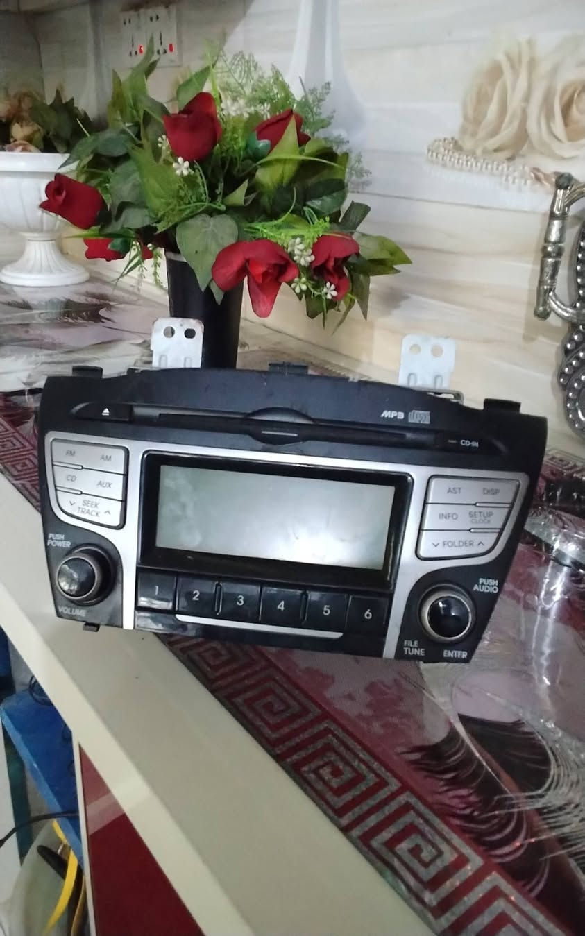 سلام عليكم عندي مسجل توسان ١٤اصلي ليفيده هاذه رقم *********** بي واتساب
