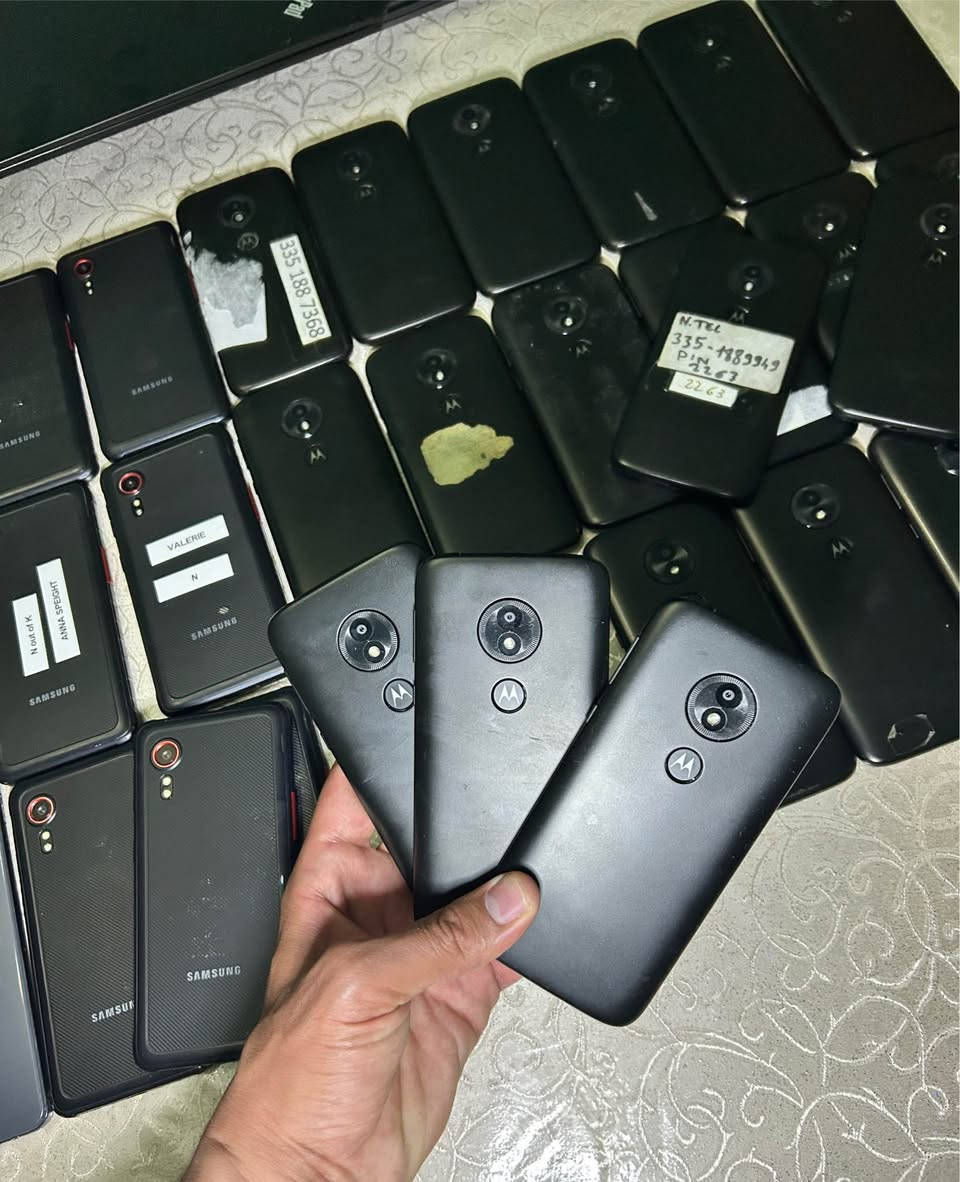 Kayna had sel3a li bghaha jemla merhba
Samsung x cover 5 ( 64G )
Motorola ( 16G )
Samsung A32 4G fih khyal khfiiif 
Samsung s22 ( 128G ) Mdm👇👇
✅whatsap : 0715369031 الراشدية, المغرب


**إذا كنت صاحب هذا الإعلان وتريد حذفه لأي سبب، رجاءا أرسل رسالة إلى الدعم الفني**