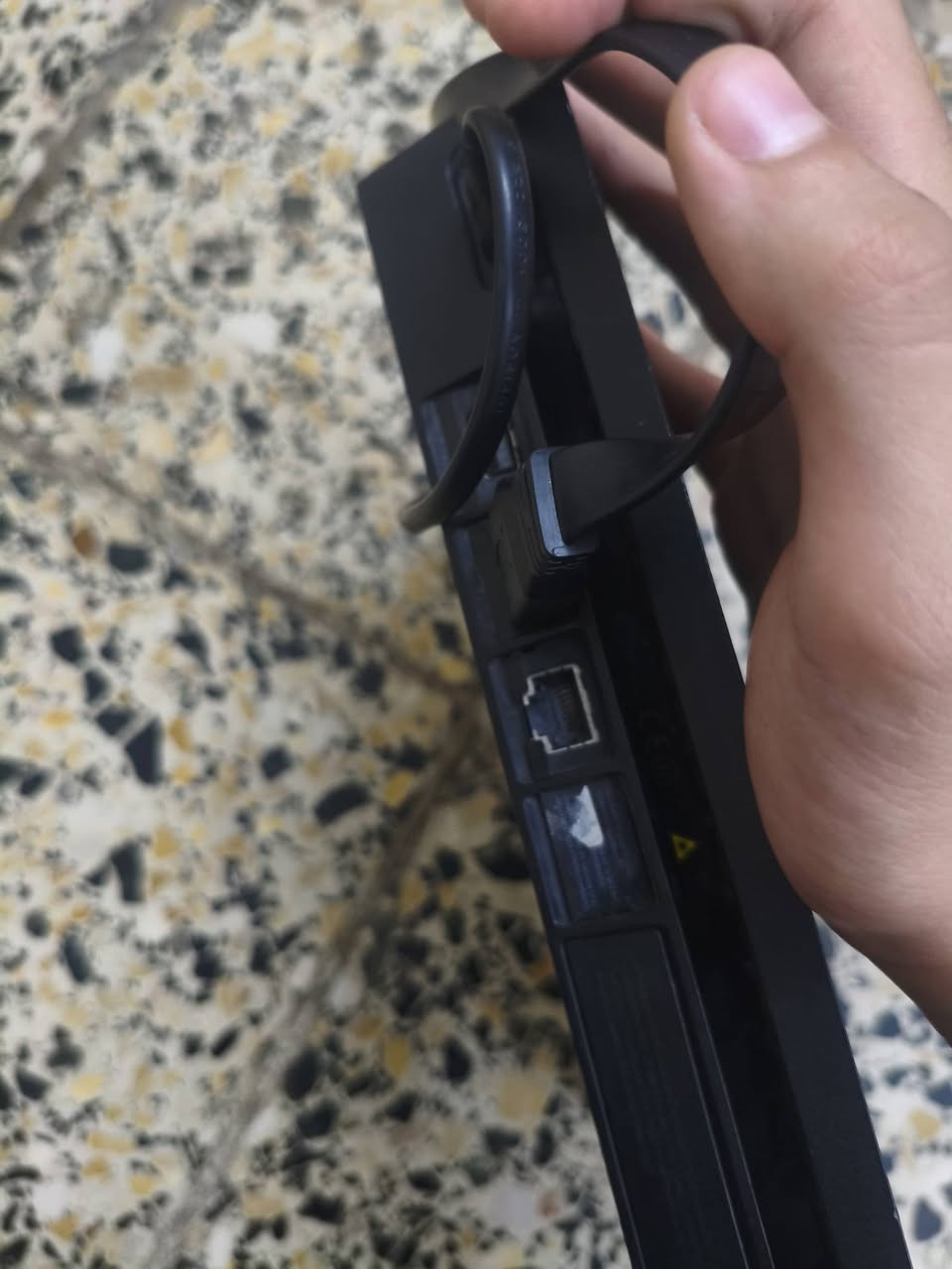 السلام عليكم جهاز بلي 4 سليم مهكر نضام 9 ما مفتوح فول نضافة (بدون كارتونة) مع 2 جويستك وحدة اصلي ووحدة تجاري وكامل الملحقات مع 18 لعبة وجهاز UPS اصلي ودركسون نص فرة مع دواسات (بريك) (بانزين) ومثبت دركسون السعر 400 الف قفل قفل قفل مكاني بغداد الدورة حي الصحة اليريدة يراسلني علة هذن الارقام
 ***********
***********
