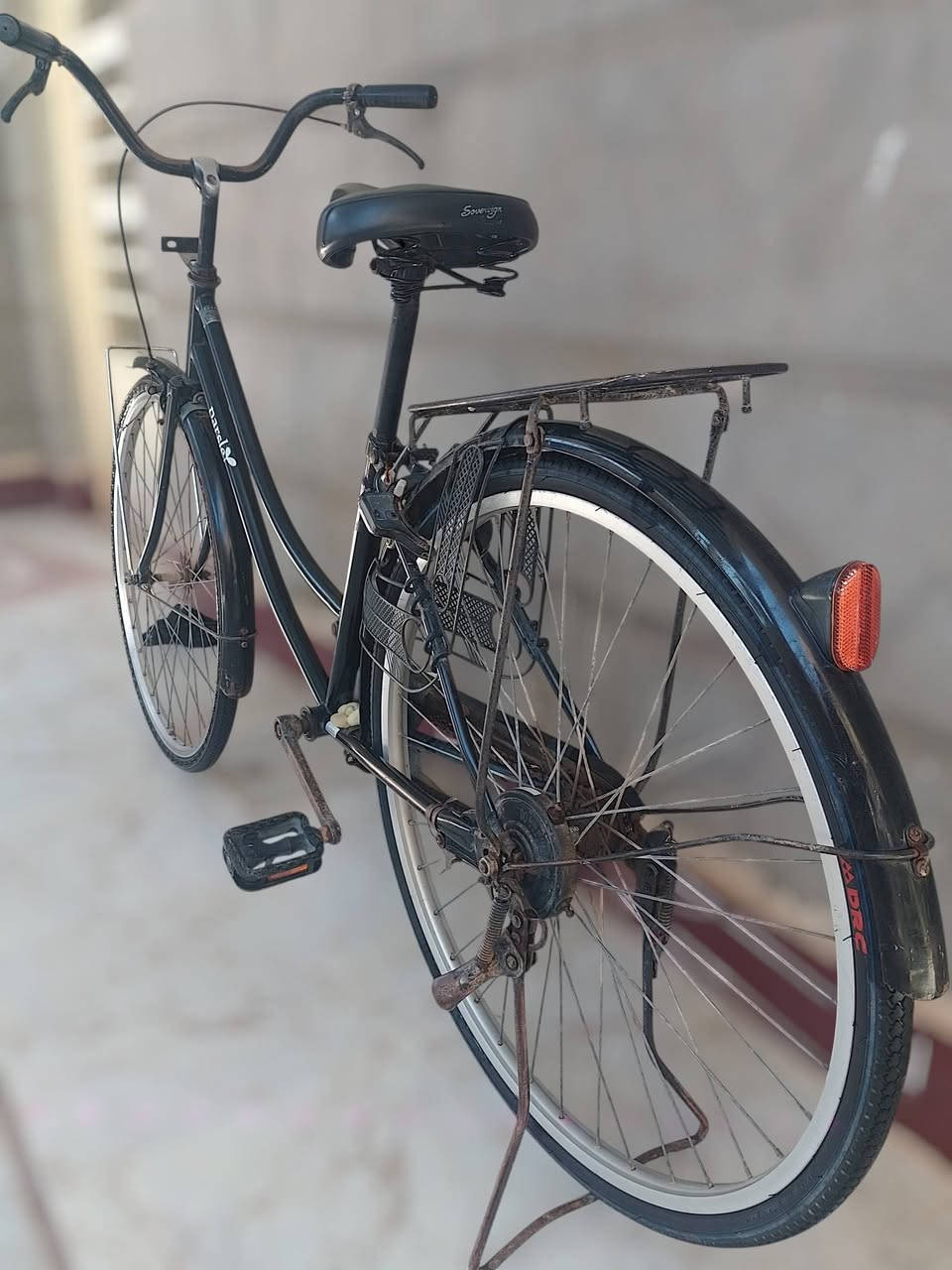 السلام عليكم باسكل لبيع سعر 85 نظيف وبي مجال واتساب ***********
