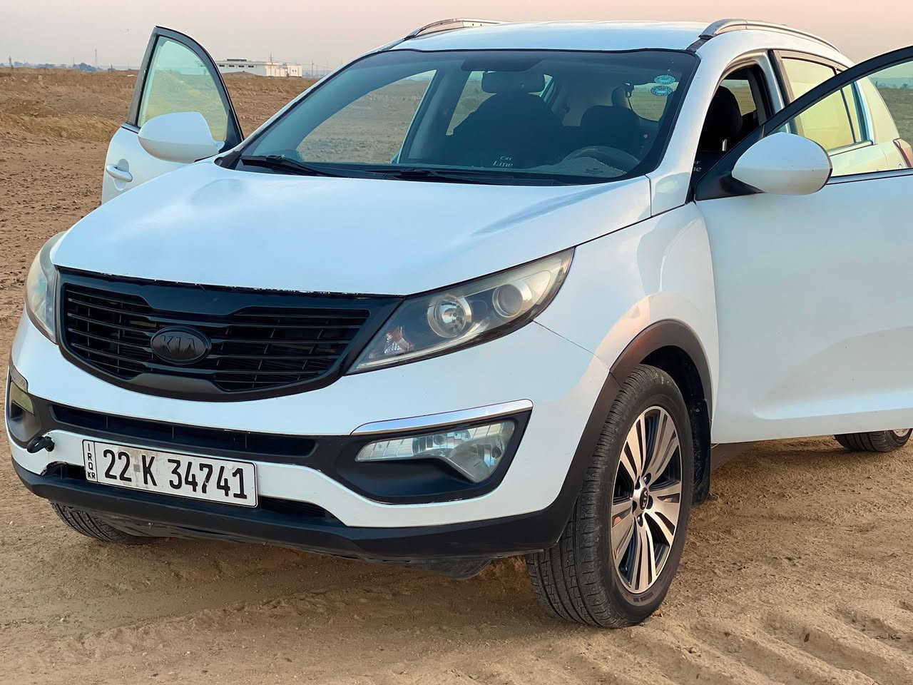 السلام عليكم كيا سبورتج موديل ١٦ الشكل المرغوب للبيع
محرك دوش ٢.٠ المرغوب 
ممشى السياره ١٨٥ الف وقابل للزياده 
بالنسبه لحالت السياره افحص وشوف 
كير ومكينة ما مفتوحات وخير من الله 
السعر ١٥٥$
للتواصل فقط عبر الواتس اب:***********
