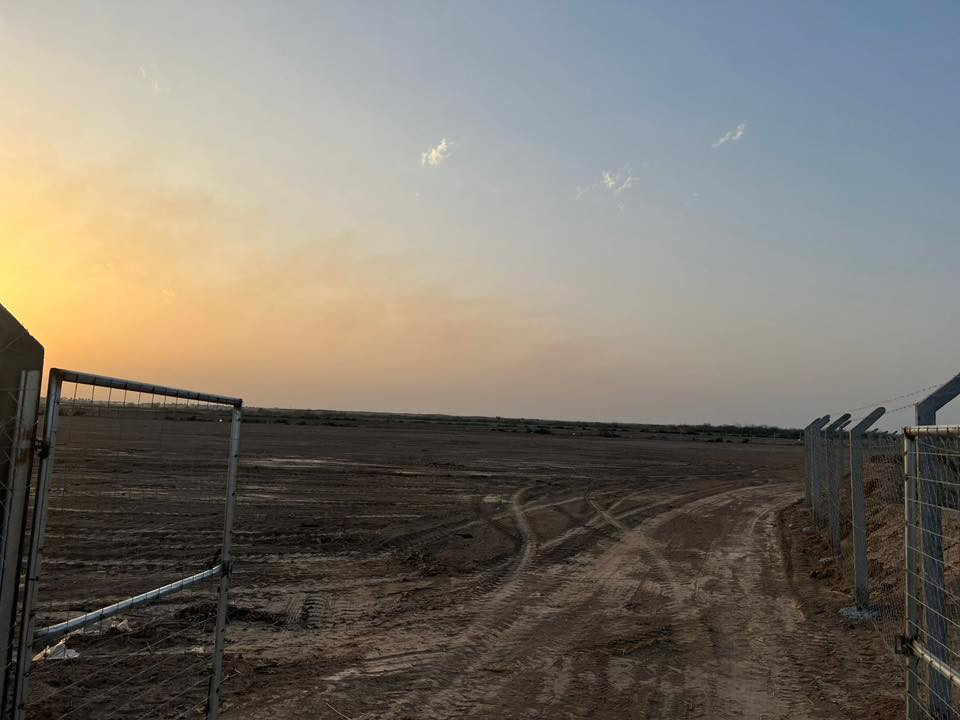 سلام عليكم على بركت الله 
🔸توجد ارض للبيع 
🔹مساحة (7دونم)
🔶موقع واسط العزيزية الدير الاوسط
🔹تبعد عن الشارع (500م)
الاستفسار 
مراجعة مكتب عمار احمد للعقار 
التصال…
‭***********
***********
