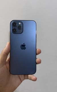 آيفون 12 بروماكس نموذج M غراضة كاملة سلك شحن و كارتون ذاكرة 256 بطارية...