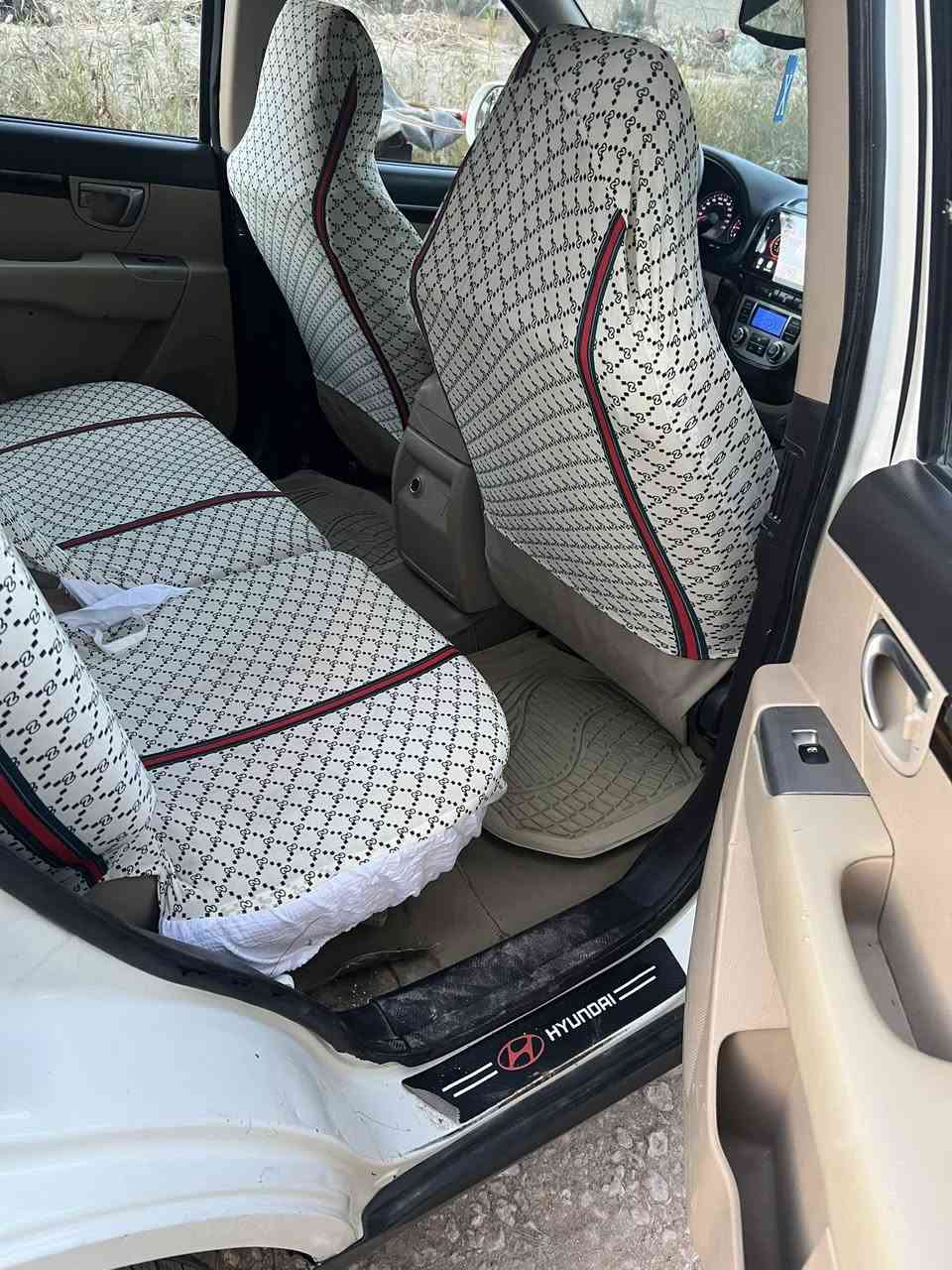 السلام عليكم سنتافيا 2011 رقم واسط دولي بسمي سنويه لل31 
فول مواصفات مكينه سته سلندر سبعه راكب تخم تاير حداديه بصمه فتحه 
تبريد جاهزه للاخير. 
السعر. 150 
وبيه مجال 
مكاني بابل 
للاستفسار الاتصال بالرقم ***********
