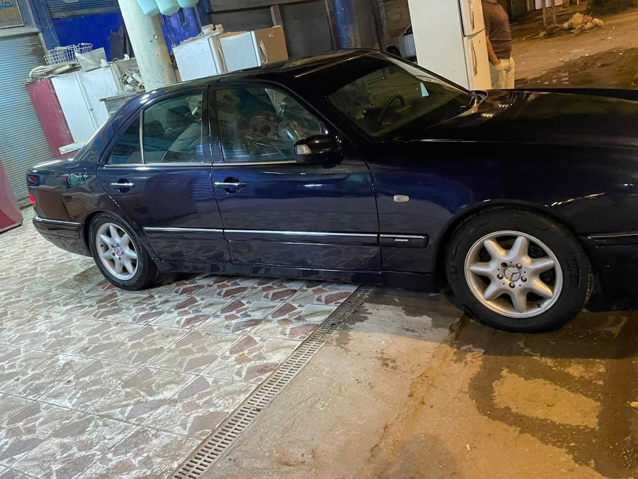 السلام عليكم للبيع مرسيدسw210 موديل 97 محرك V مكينه كير حداديه تبريد كامله مكمله غرفه جلد برده كهرباء لد 64 لون متغير مري كهرباء كشنات كهرباء صبغ عام بدون حادث رقم بغداد الماني  سنويه 29 مداور مباشر سعر 90 ومجاله بسيط مكانه بابل تفاصيل اكثر ***********
