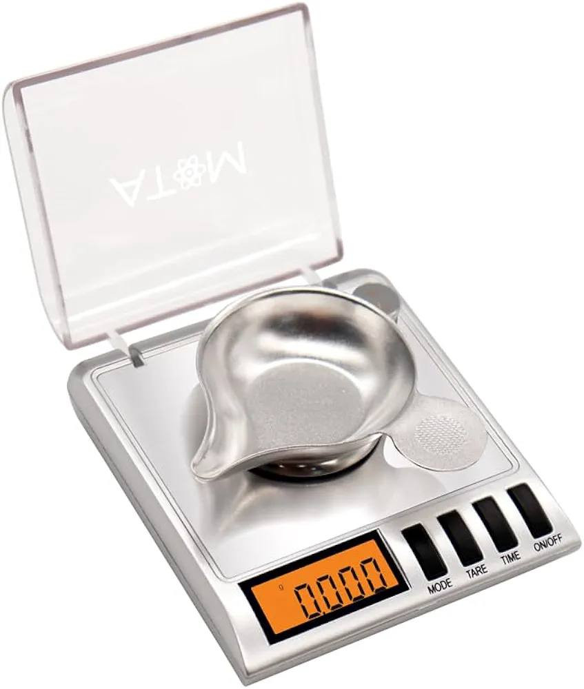 KD-50

ميزان جيب رقمي ATOM KD 50 بسعة 50 غرام × 0.001 غرام، جهاز وزن صغير دقيق للمجوهرات والأحجار الكريمة، مزود بوظيفة التصفير والعد. من سلسلة A

ميزان عالي الدقة: يزن حتى 50 غرامًا بزيادات قدرها 0.001 غرام. يعتمد الميزان على نظام استشعار عالي الدقة يوفر قراءات فورية ودقيقة. يقيس الأوزان بوحدات متعددة: غرام / أونصة / أونصة تروي / درهم / قيراط / حبة.
وظيفة التصفير: تعمل وظيفة التصفير على تصفير وزن كفة الميزان، مما يتيح لك الحصول على وزن صافٍ دقيق للمساحيق أو المجوهرات أو الأحجار الكريمة أو أي عنصر آخر يتطلب دقة متناهية. تضيء شاشة LCD تلقائيًا مع كل قياس لتتمكن من قراءة النتائج بسهولة.
صغير الحجم ومتين: تصميمه الصغير الحجم يجعله سهل الحمل. صُممت منصة الفولاذ المقاوم للصدأ والغطاء القابل للطي المرن لحماية سطح الوزن الدقيق


**إذا كنت صاحب هذا الإعلان وتريد حذفه لأي سبب، رجاءا أرسل رسالة إلى الدعم الفني**