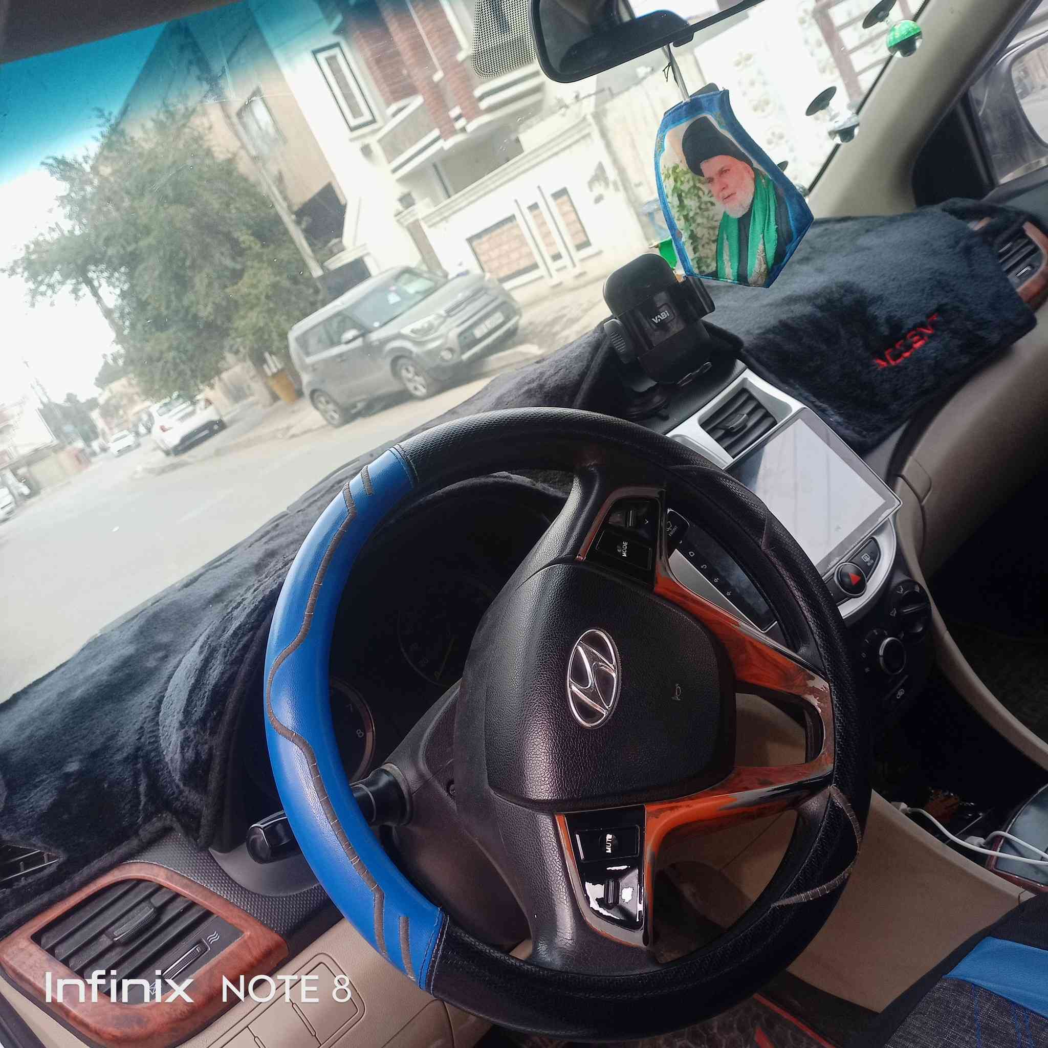 اكسنت 2017  خليجي سياره  سياره  نضيفه ومرتبه عله ايدي  كير ومكينه مكفولات. مخلي دبل كازكيت. انسه الحماوه تبريد وتدفى كله حلو اشاير مري  فتحت سقف. شاشه كامره  لايتات زنون اشاير زنون صدر امامي خلفي جديد من شركت موبز. تايرات تخم جديد  تايرات مخليهن عاليات علمود الطسه. السياره مثل ما موضح بالصور.  اهمشي تحويل ثاني يوم. بياع شراي مابيع. ابد 
السياره تفيد جناي. 
السياره باسمي  هزه جديده 
السعر 105 وبيه مجال حك جيه. 
تواصل وأتساب ***********
