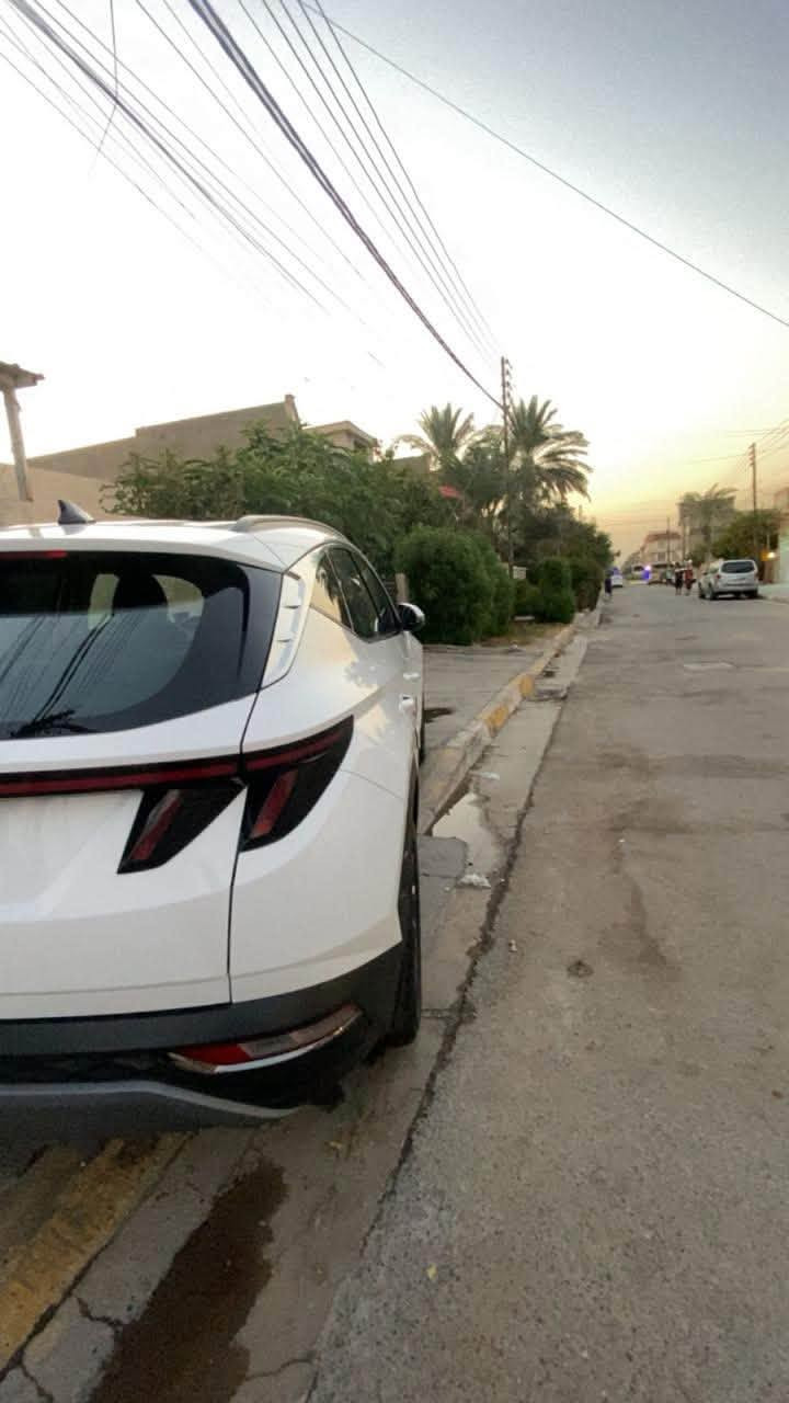 السلام عليكم توسان خليجي موديل 24 فول موصفات عده البنرامه ماشه 43 مكفوله منل صبغ بيهه مكانين بارد زغار واحد بل حافه مال البنيد على كد شبر ولثاني بل جنطه اقل منل شبر سياره  جديد ونضيفه مكانهه بغداد الغزاليه
السعر 195 
تلفون ***********
