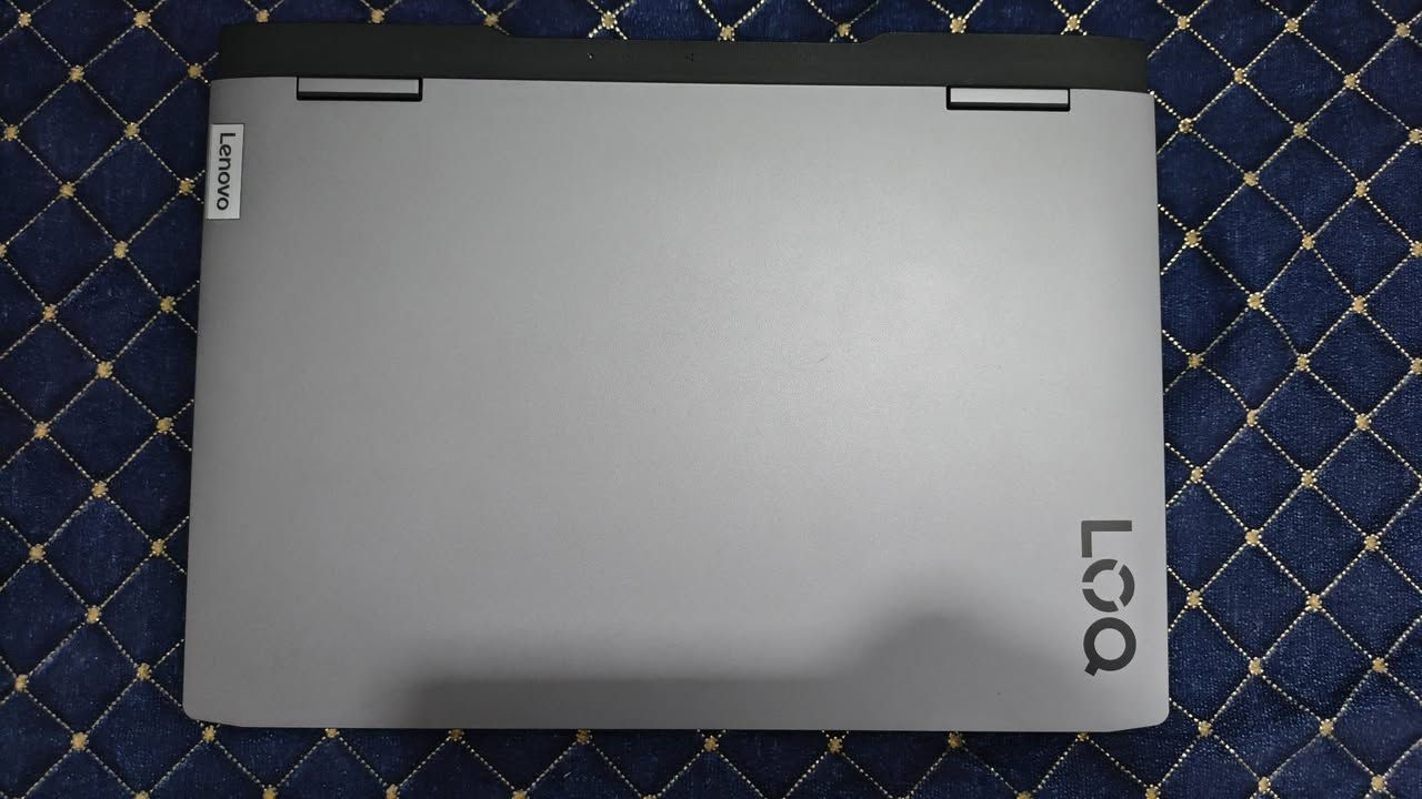 السلام عليكم 
لابتوب لينوفو LOQ 15 للبيع
المواصفات
كارت خارجي
RTX 4050 6G 95 WATT
كارت داخلي
Intel UHD 8G
المعالج
جيل 13
Intel core i7-13620h 
الرام
Ram 16g ddr5 5200tm
التخزين
ssd 512 m.2
واشتريت وياها اضافة تيرا lexar
ssd 1tb m.2 
شاشة lcd 
144 hz
وياها ماوس احترافي من الشركة gaming 
Loq RGB 
انطيك وياها مبرد تحت الحاسبة من cooler

الحاسبة قوية للدراسة والألعاب وتدعم dlss 4.5 وكارتونتها موجودة وغراضها كاملة
نظافة 95 بالمية
نظام التهوية بالحاسبة مثل مو موضح بالصورة دبل فان
وبيها 6 فتحات تهوية وبيها عدة انماط
نمط الهادئ او المعتدل او نمط الاداء

السعر : 1.425.000
وبيها مجال
المكان بغداد 

*********** تواصل واتساب او ماسنجر او تكدر تتصل علية

